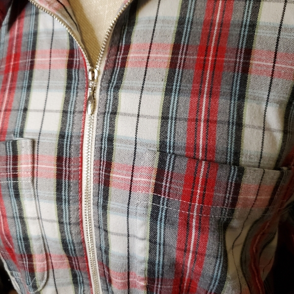 MARISA CANVAS | Women's red and gray plaid zipper-front shacket shirt. Size M. - Picture 3 of 5